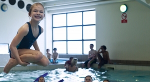 hotel pool derry